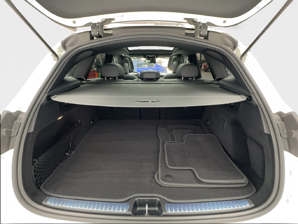 Used 2025 Mercedes-Benz GLC 300 image 19