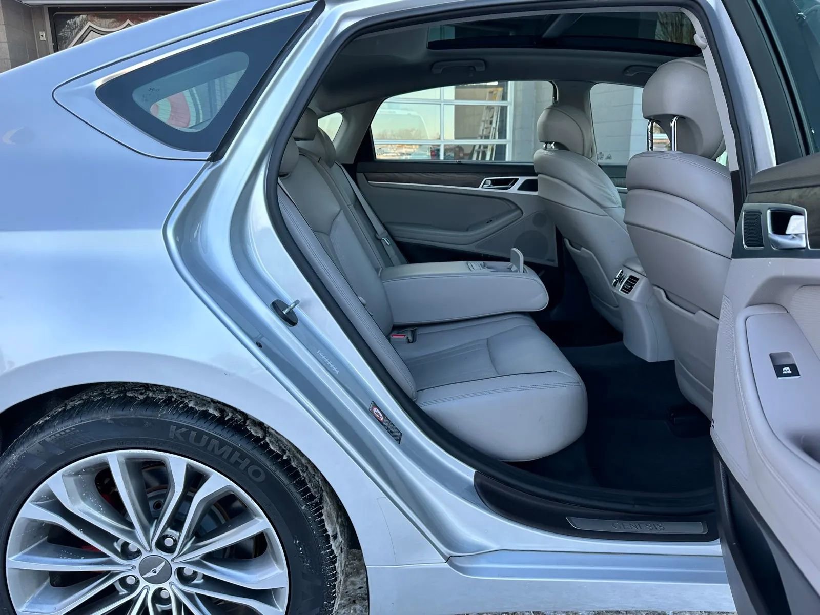 Used 2015 Hyundai Genesis 3.8 w/ Option Group 04 image 17