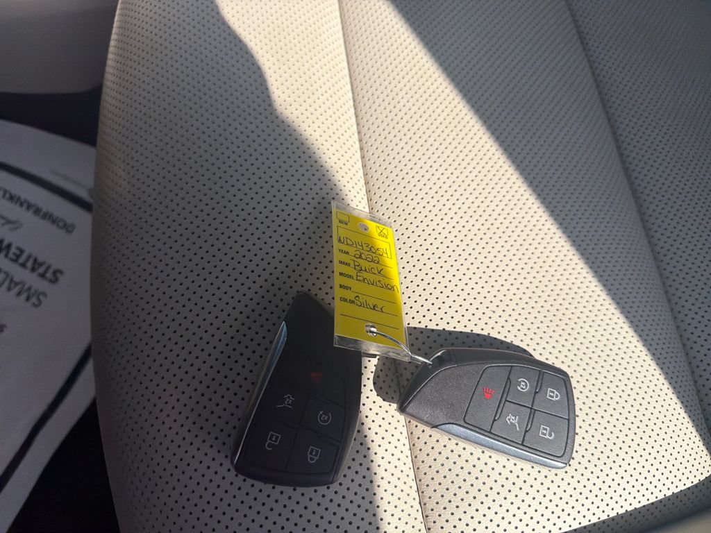 Used 2022 Buick Envision Essence w/ Safety Package FWD image 29