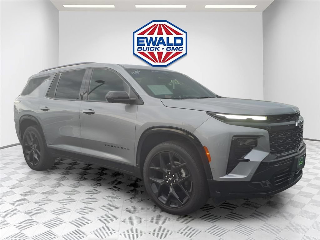 Certified 2026 Chevrolet Traverse RS w/ LPO, Floor Liner Package AWD/4WD image 2