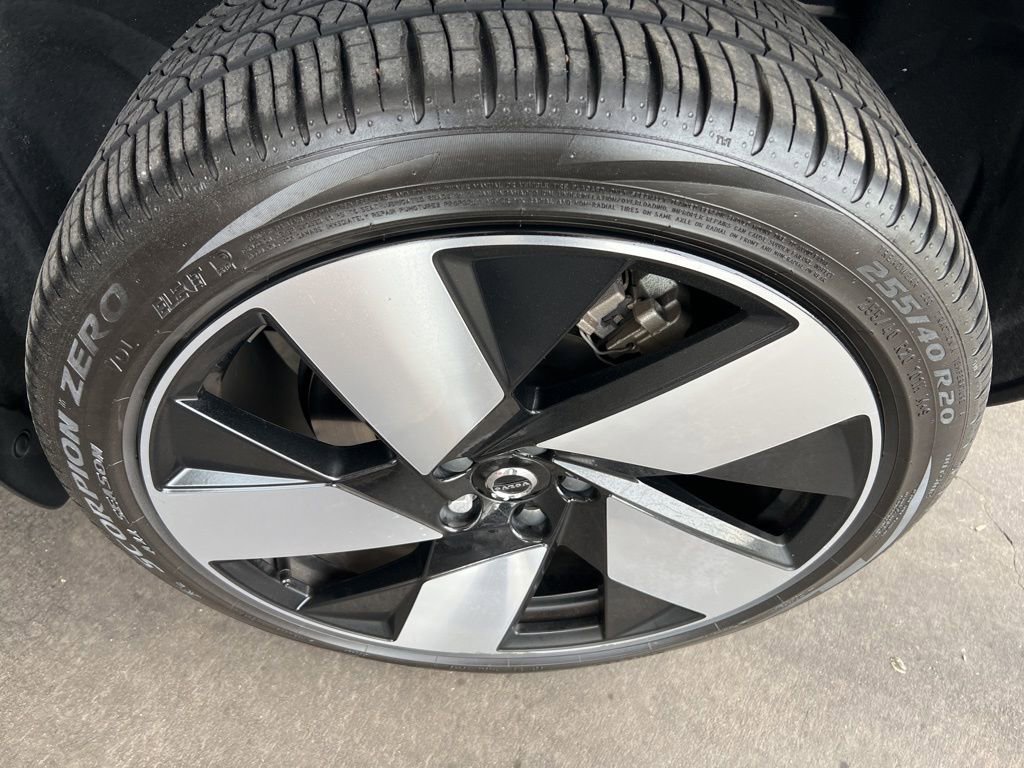 Used 2023 Volvo XC40 Recharge Ultimate w/ Protection Package Premier image 32