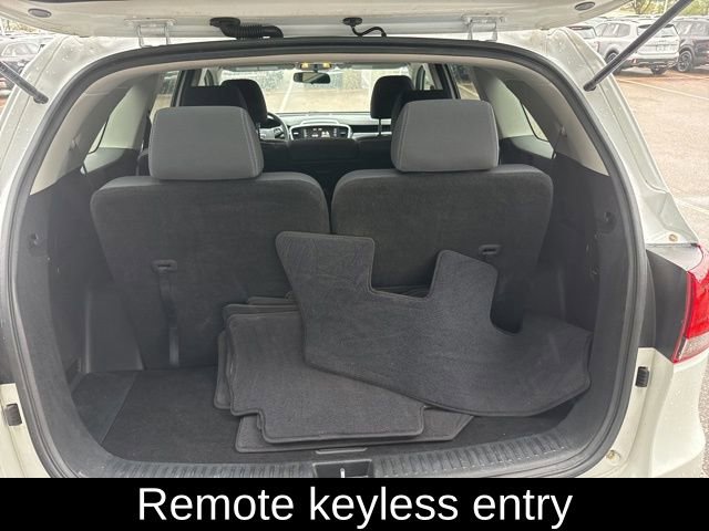 Used 2019 Kia Sorento LX image 11