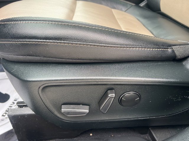 Used 2022 Ford Escape Titanium w/ Titanium Elite Package image 23