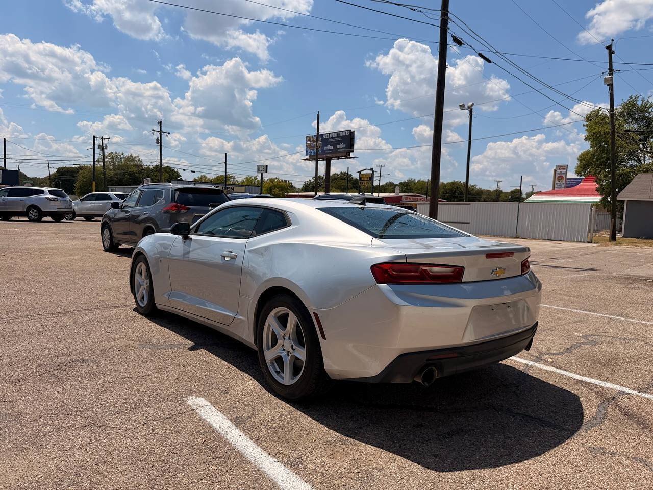Used 2016 Chevrolet Camaro LT RWD image 8