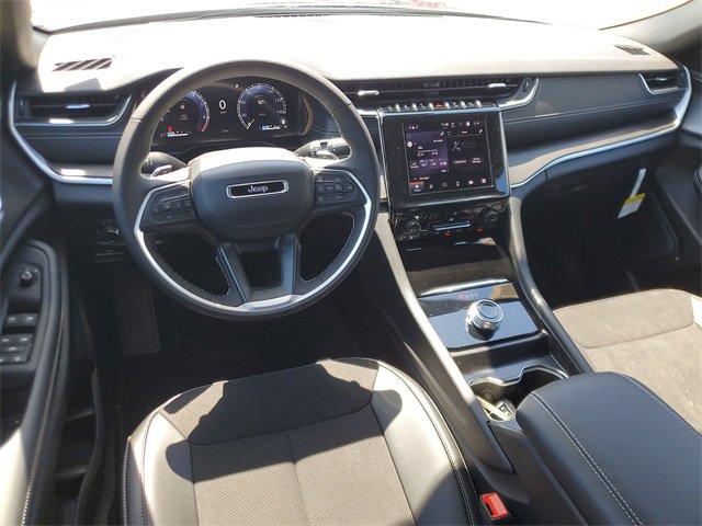 New 2025 Jeep Grand Cherokee L Altitude image 14