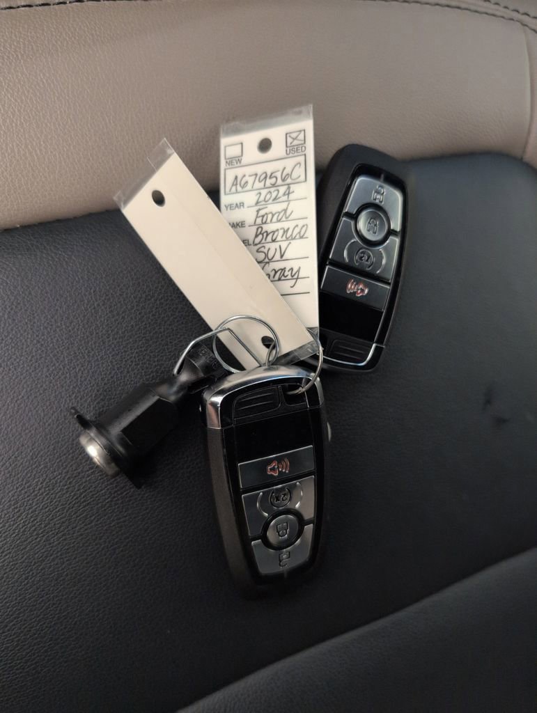 Certified 2024 Ford Bronco Wildtrak image 40