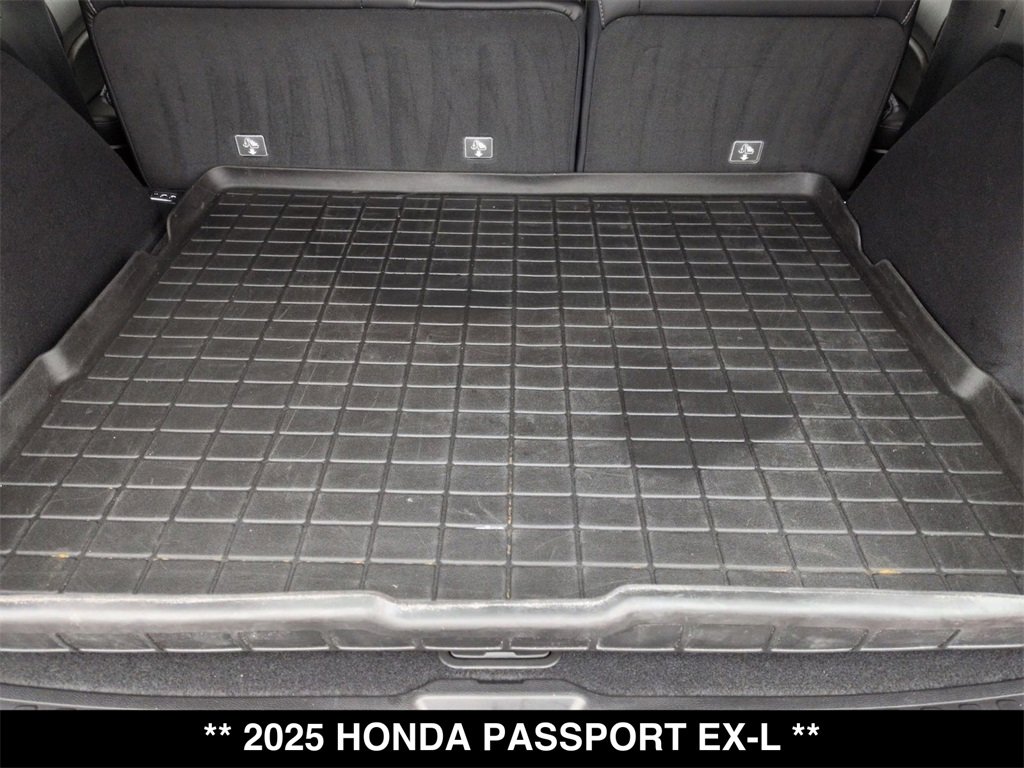 Used 2025 Honda Passport EX-L image 5