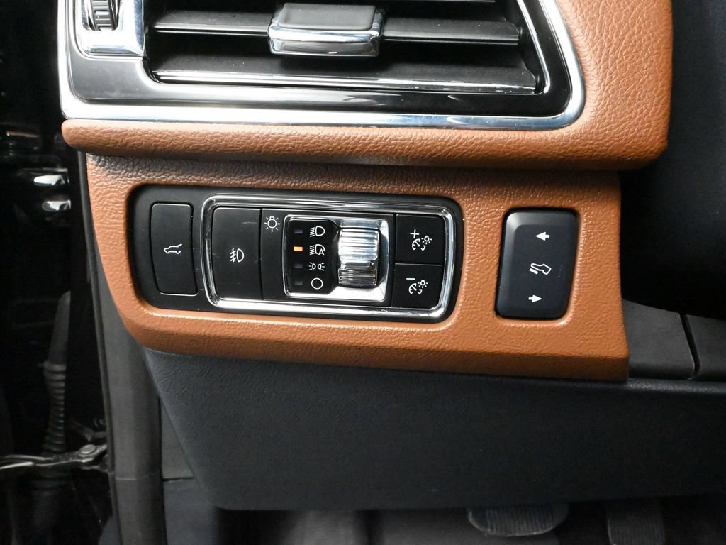 Used 2024 Lincoln Navigator Reserve w/ Equipment Group 201A AWD/4WD image 30