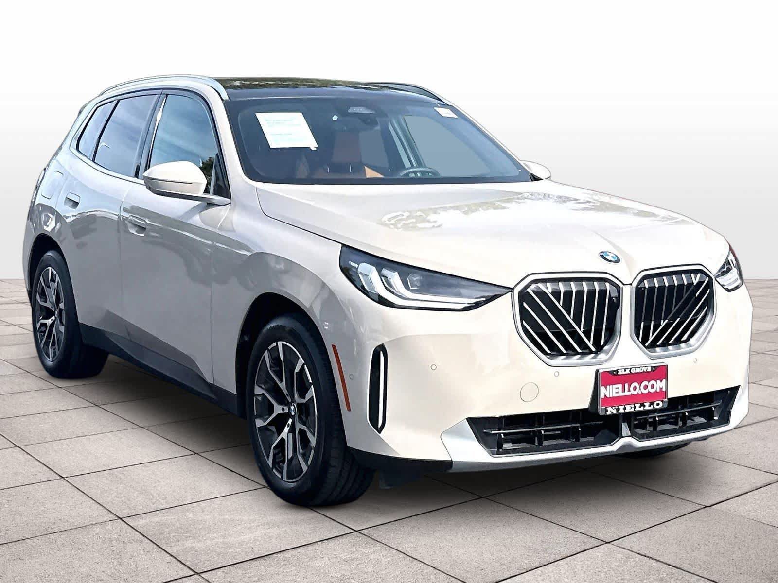 Used 2025 BMW X3 xDrive30i AWD/4WD image 3