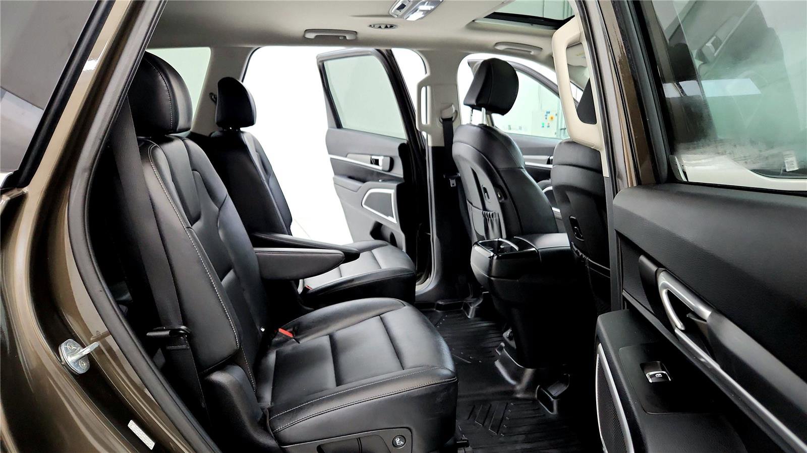 Used 2022 Kia Telluride S image 17