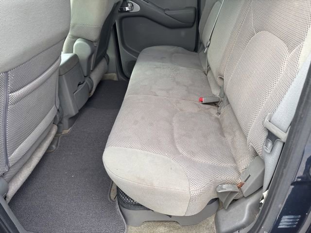 Used 2014 Nissan Frontier SV image 11
