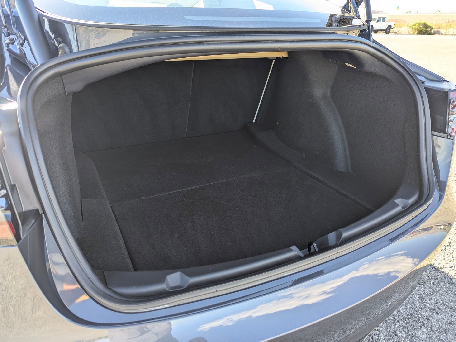 Used 2023 Tesla Model 3 Standard Range RWD image 9