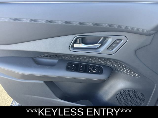Used 2024 Nissan Ariya AWD image 9