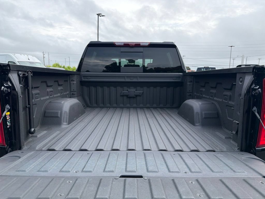 Used 2025 Chevrolet Silverado 1500 High Country w/ High Country Premium Package AWD/4WD image 11