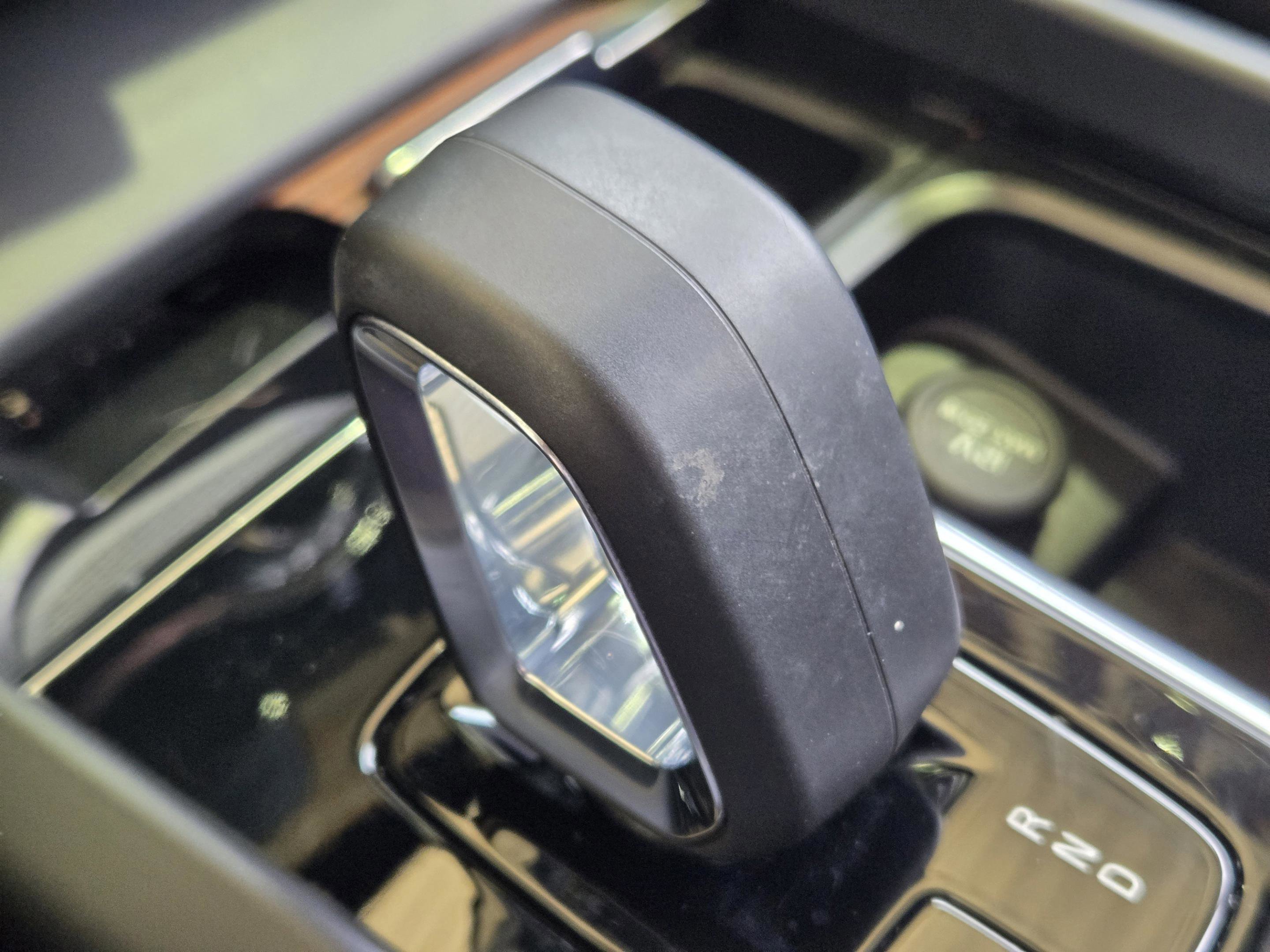 Used 2023 Volvo XC60 B5 Plus w/ Protection Package Premier AWD/4WD image 28