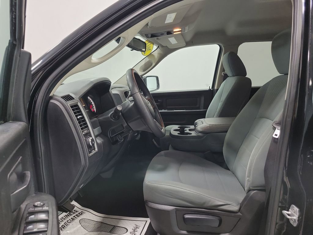 Used 2014 RAM 1500 Express w/ Black Ram 1500 Express Group AWD/4WD video 2