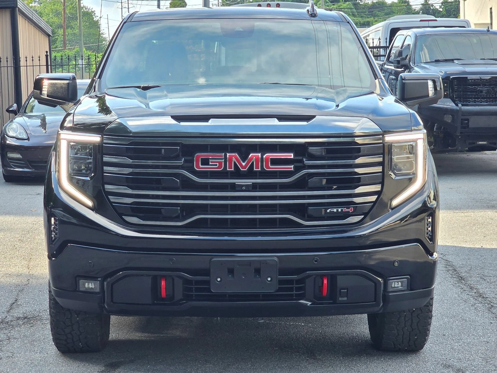 Used 2023 GMC Sierra 1500 AT4 w/ Technology Package AWD/4WD image 10