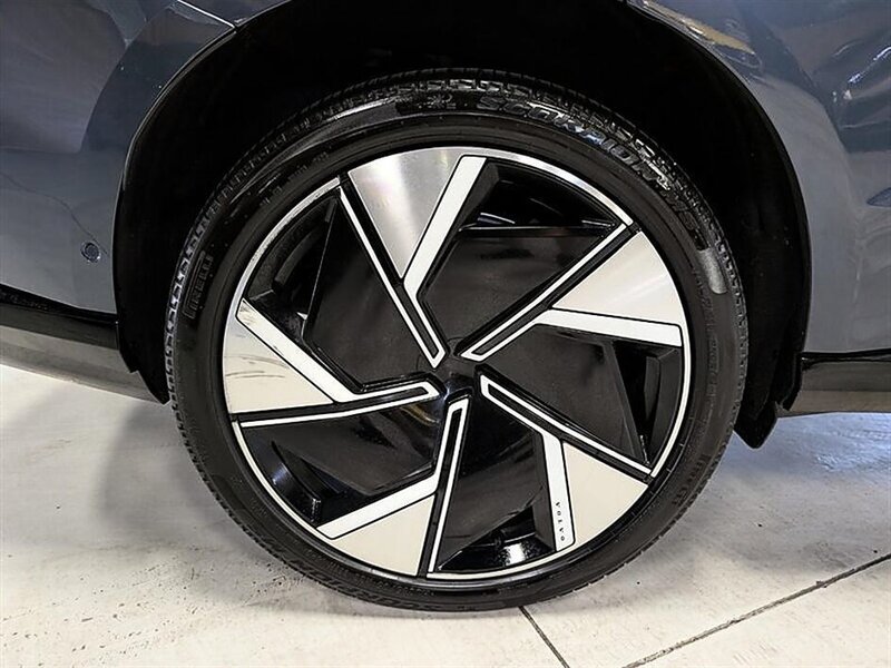 Used 2025 Volvo EX90 Ultra AWD/4WD image 13