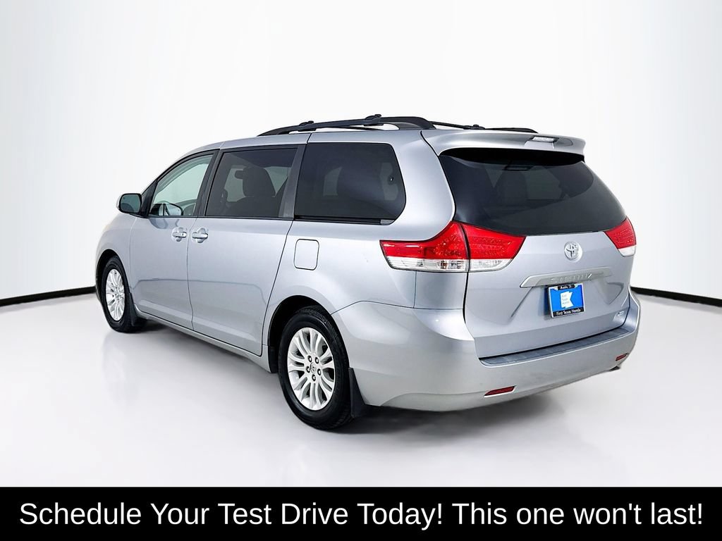 Used 2013 Toyota Sienna XLE FWD image 5