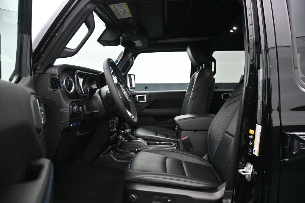 Used 2024 Jeep Wrangler High Altitude AWD/4WD image 21