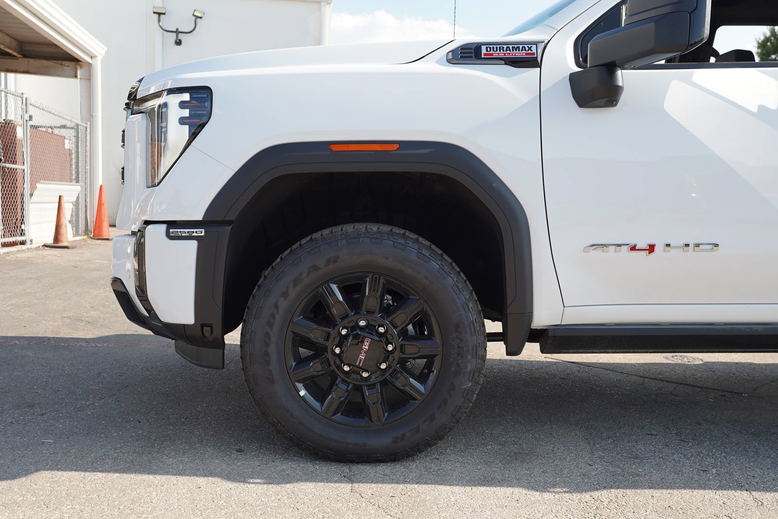 New 2026 GMC Sierra 2500 AT4 w/ AT4 Premium Plus Package AWD/4WD image 28