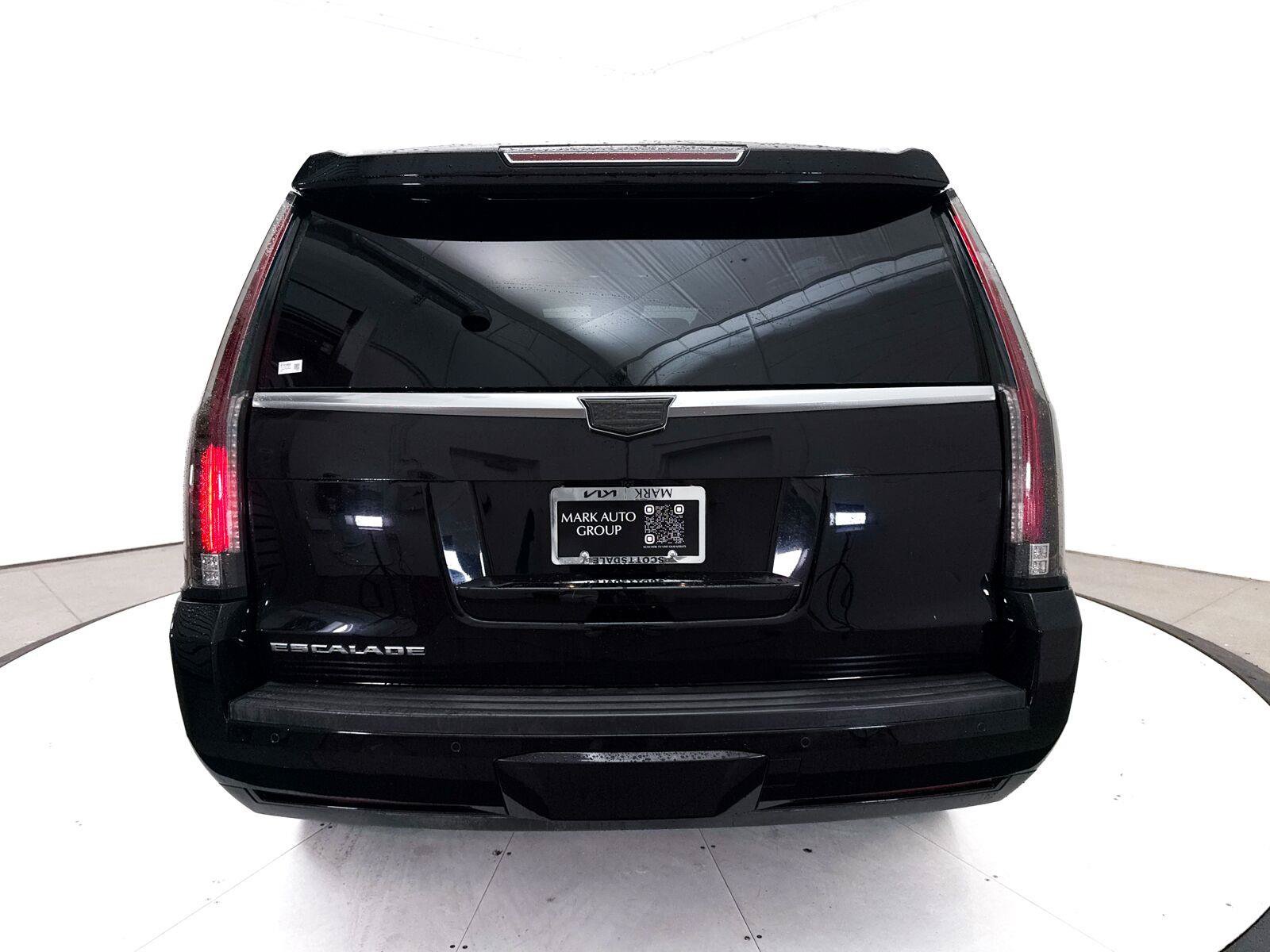 Used 2016 Cadillac Escalade Luxury RWD image 15