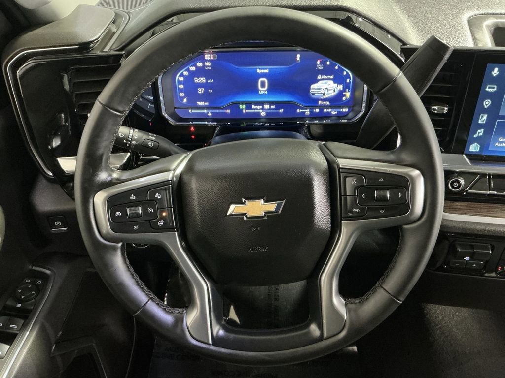 Used 2025 Chevrolet Silverado 1500 LT image 24