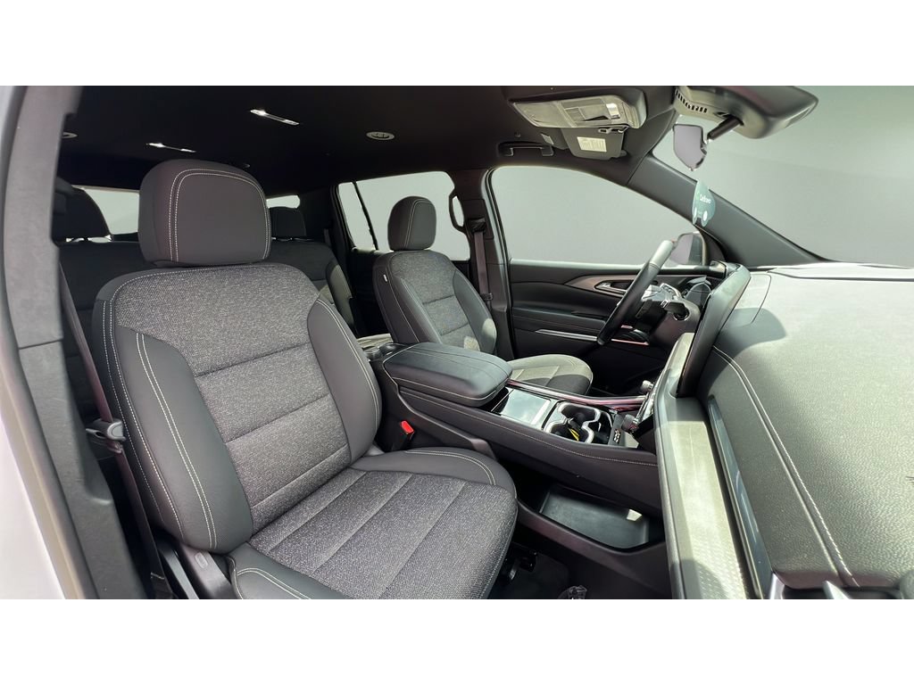 Used 2024 Chevrolet Traverse LT w/ Trailering Package AWD/4WD image 32