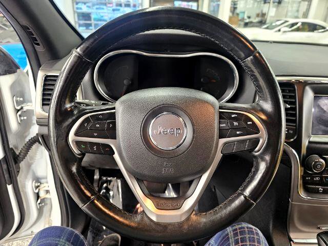 Used 2020 Jeep Grand Cherokee Laredo image 12