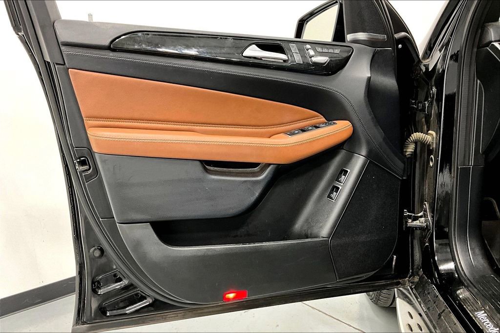 Used 2017 Mercedes-Benz GLS 450 4MATIC image 21