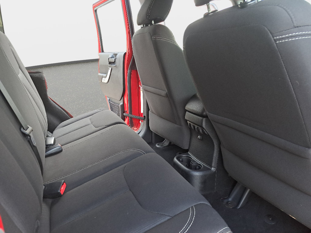 Used 2017 Jeep Wrangler Unlimited Sahara AWD/4WD image 11