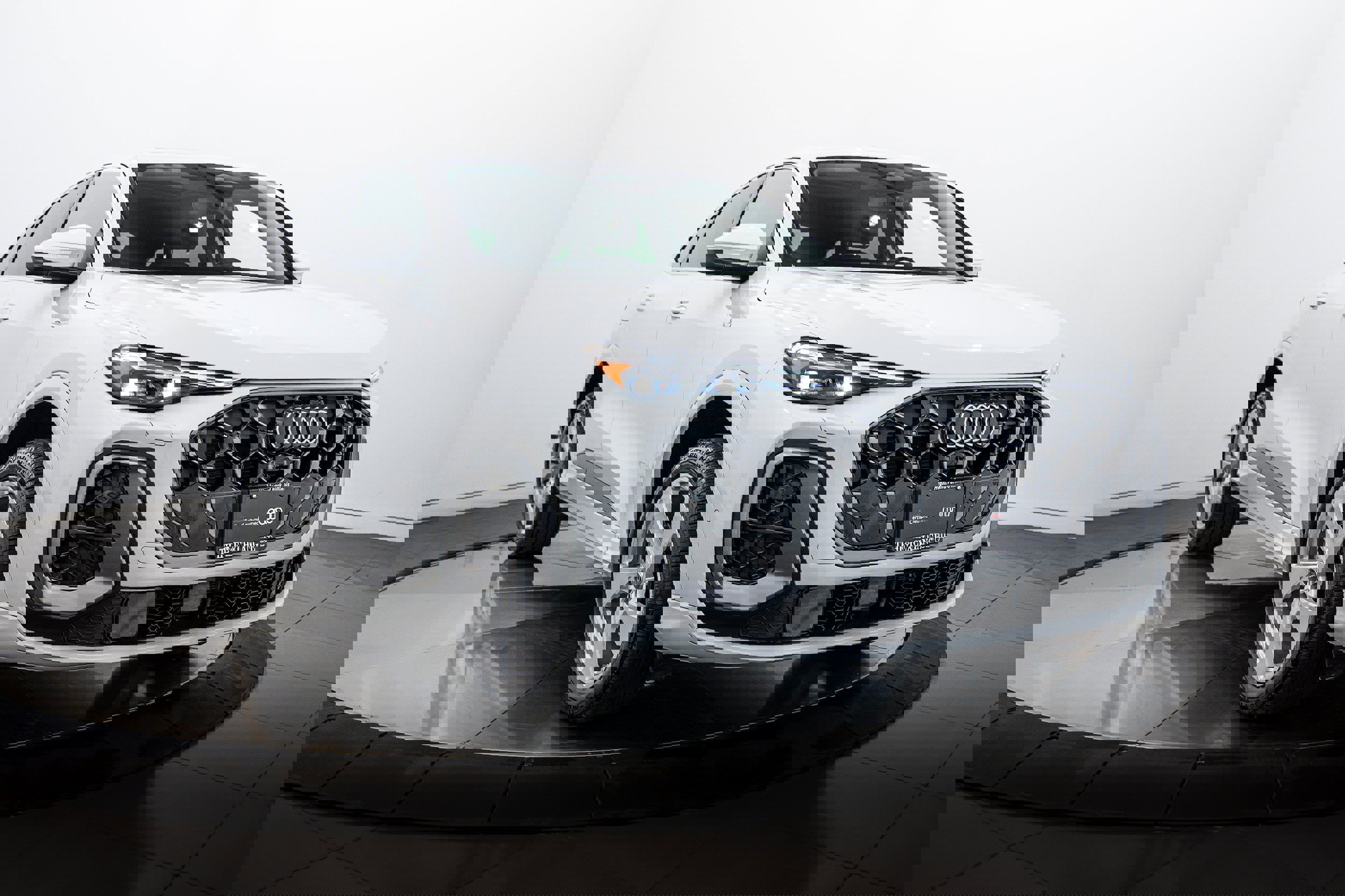 Certified 2025 Audi Q5 Premium Plus w/ Premium Plus AWD/4WD image 2