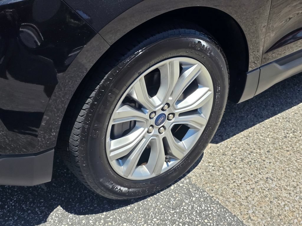 Used 2022 Ford Edge Titanium AWD/4WD image 11