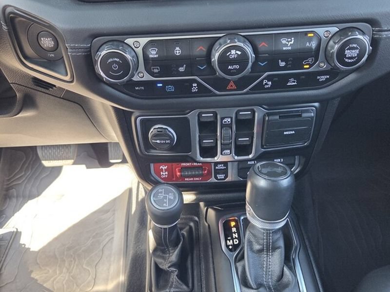 Used 2024 Jeep Wrangler Unlimited Rubicon 4xe AWD/4WD image 21