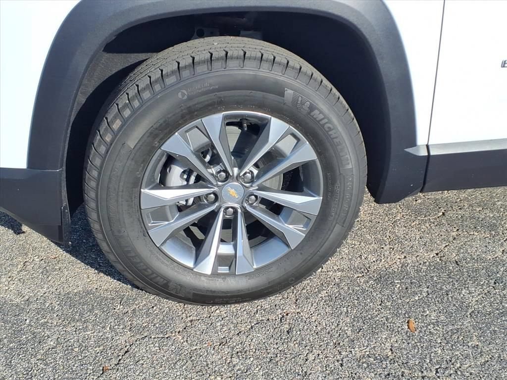 New 2027 Chevrolet Equinox LT w/ Safety and Technology Package AWD/4WD image 11