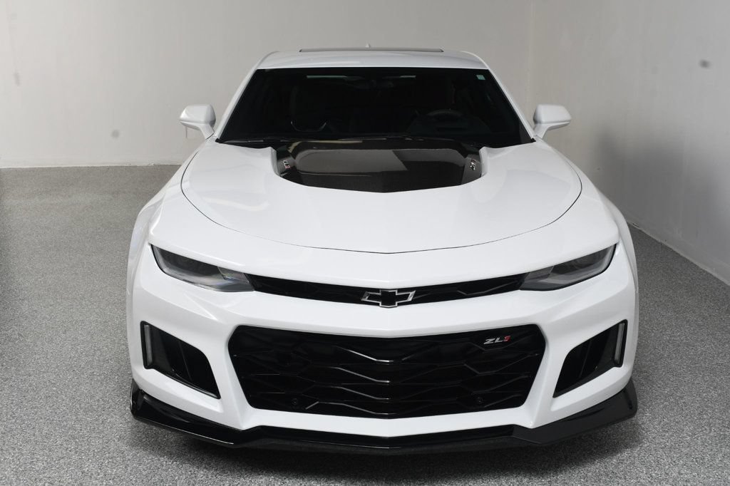 Used 2018 Chevrolet Camaro ZL1 RWD image 16