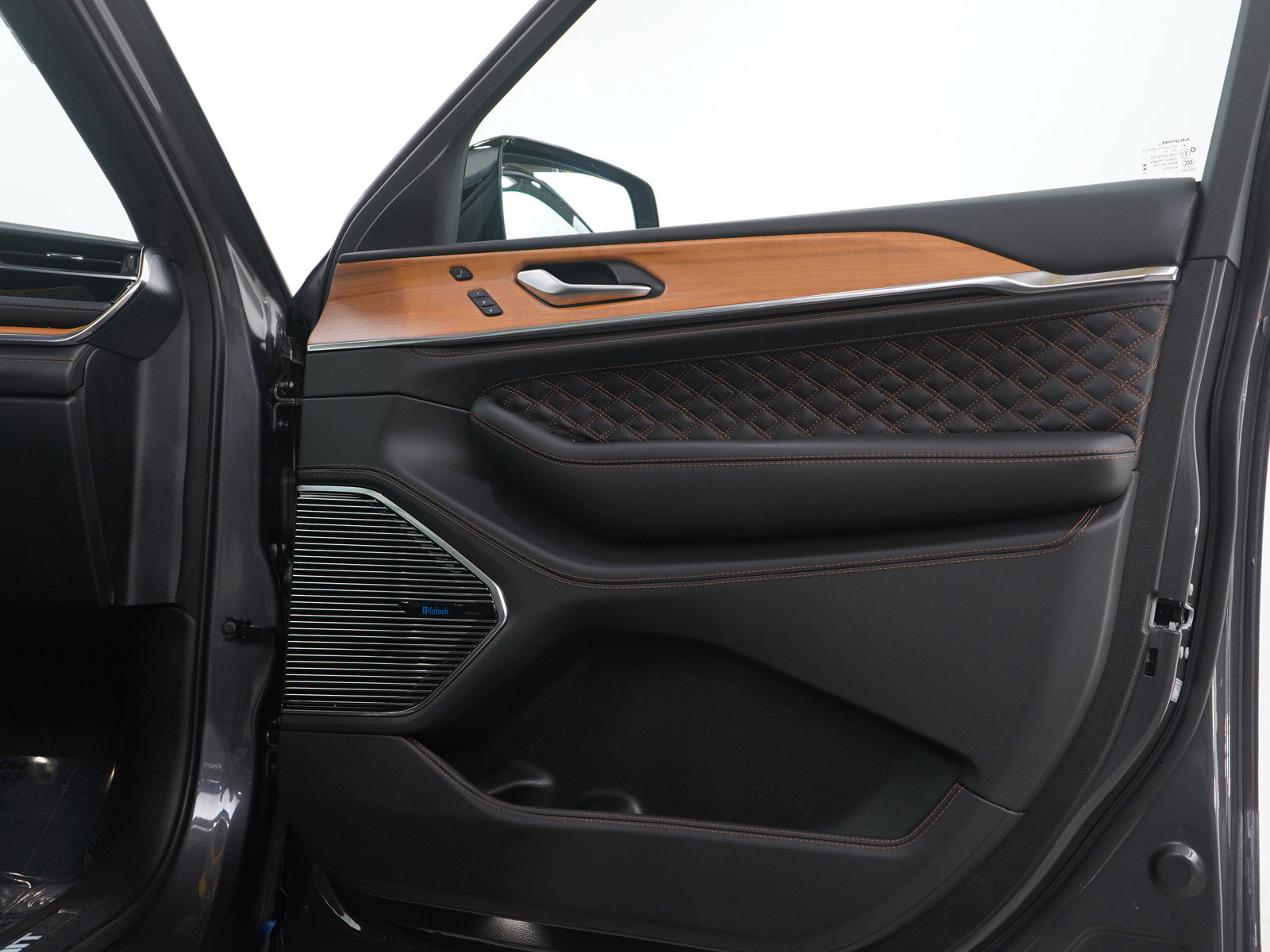 Used 2024 Jeep Grand Cherokee L Summit image 11