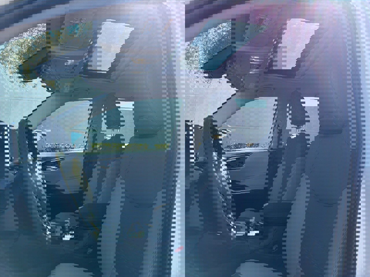 Used 2025 Toyota RAV4 XLE Premium image 9