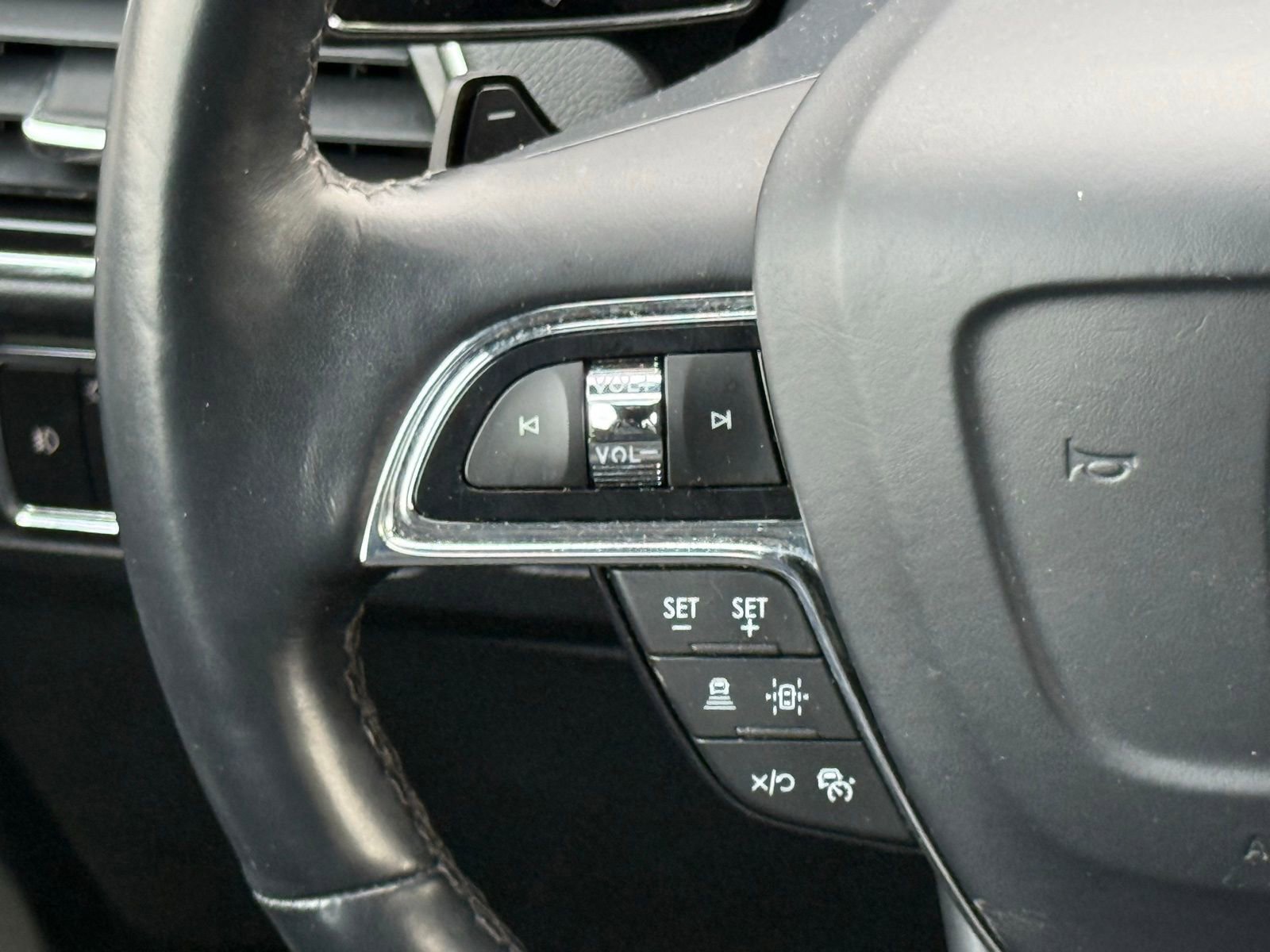 Used 2023 Lincoln Navigator Reserve image 37