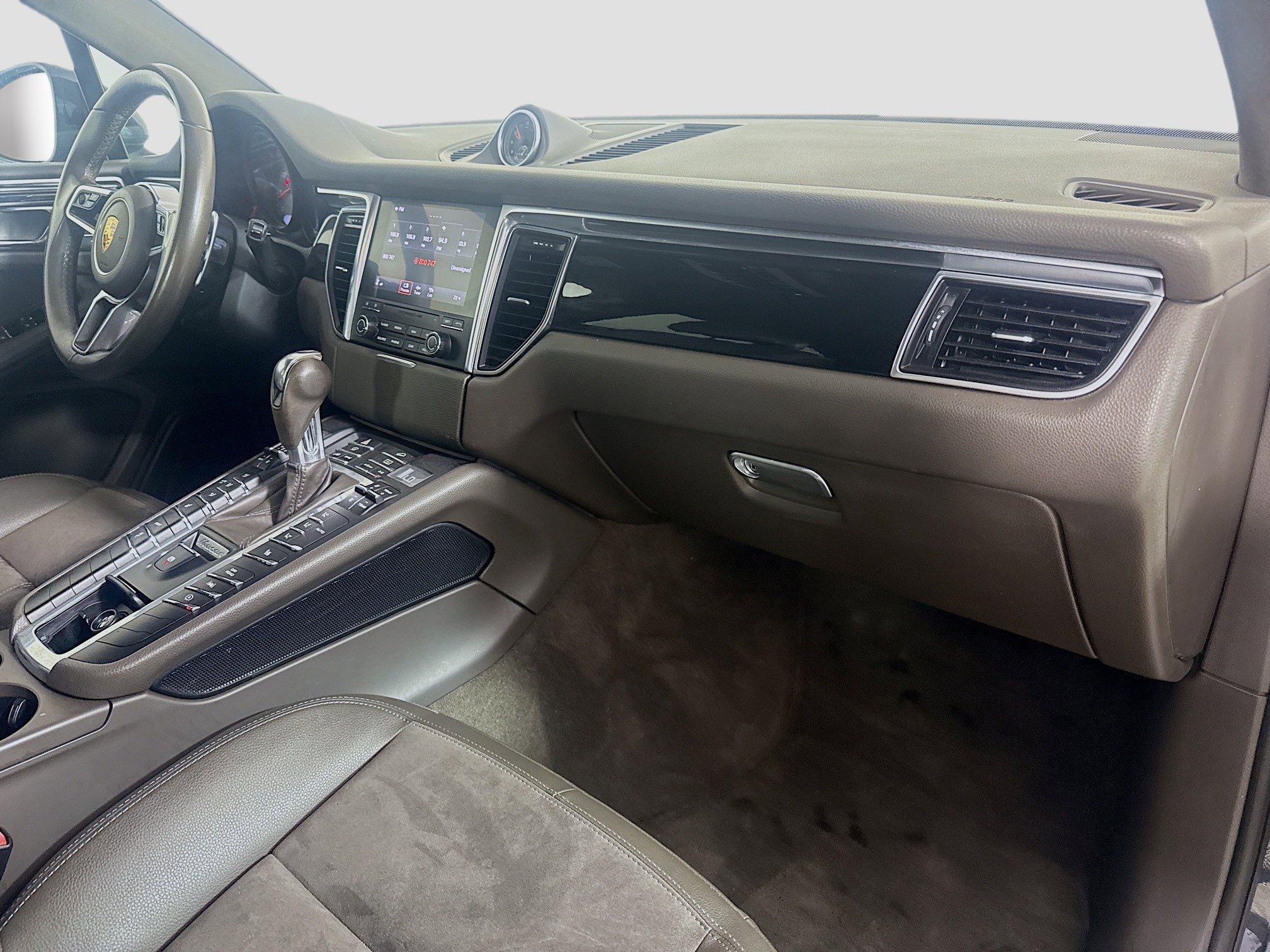 Used 2017 Porsche Macan S image 30