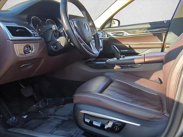 Used 2017 BMW 740e xDrive AWD/4WD image 11