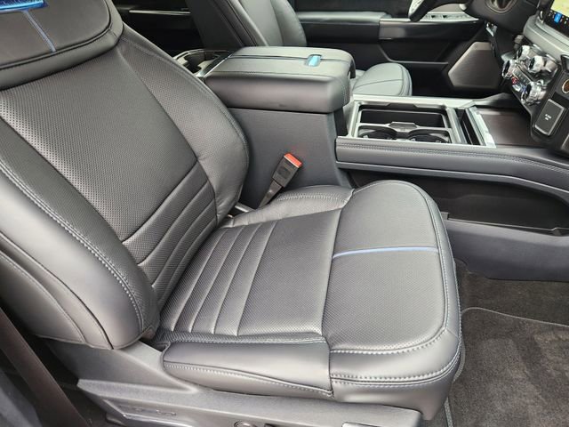 New 2026 Ford F250 Platinum w/ FX4 Off-Road Package image 10