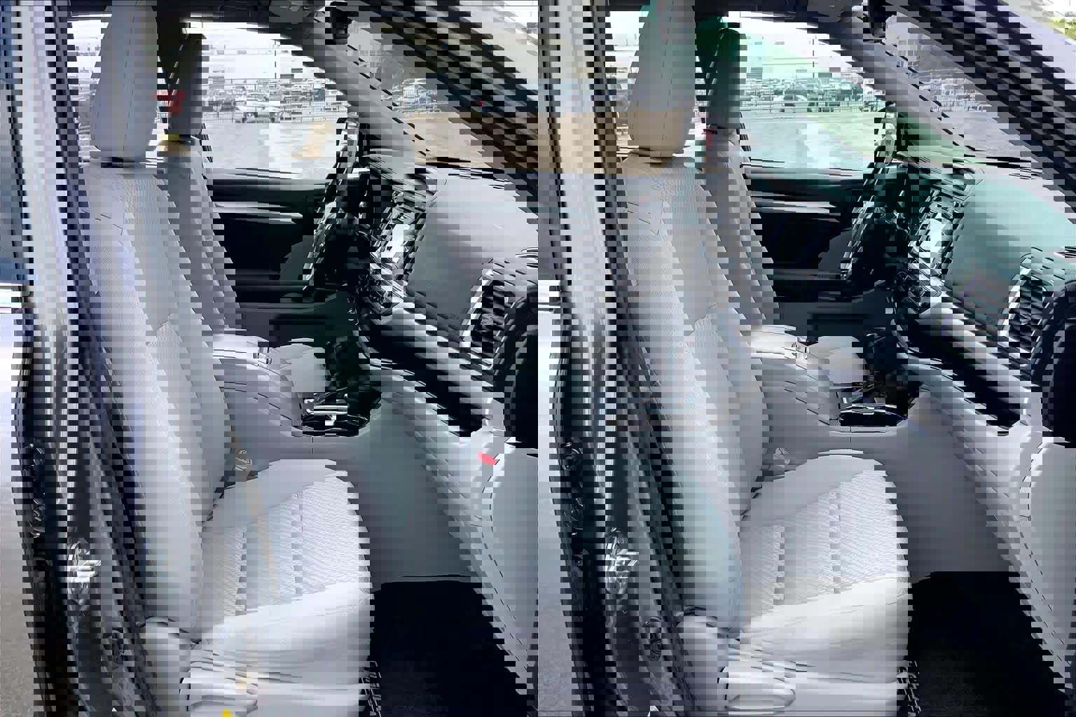 Used 2017 Toyota Highlander LE FWD image 9