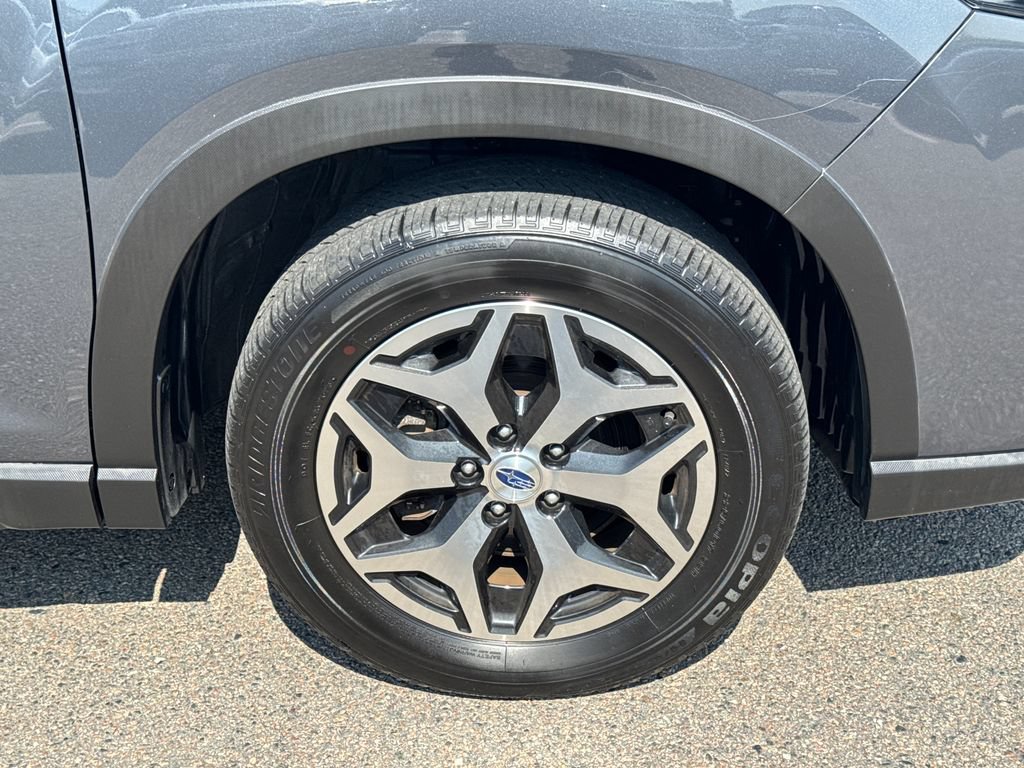 Used 2023 Subaru Forester Premium AWD/4WD image 46