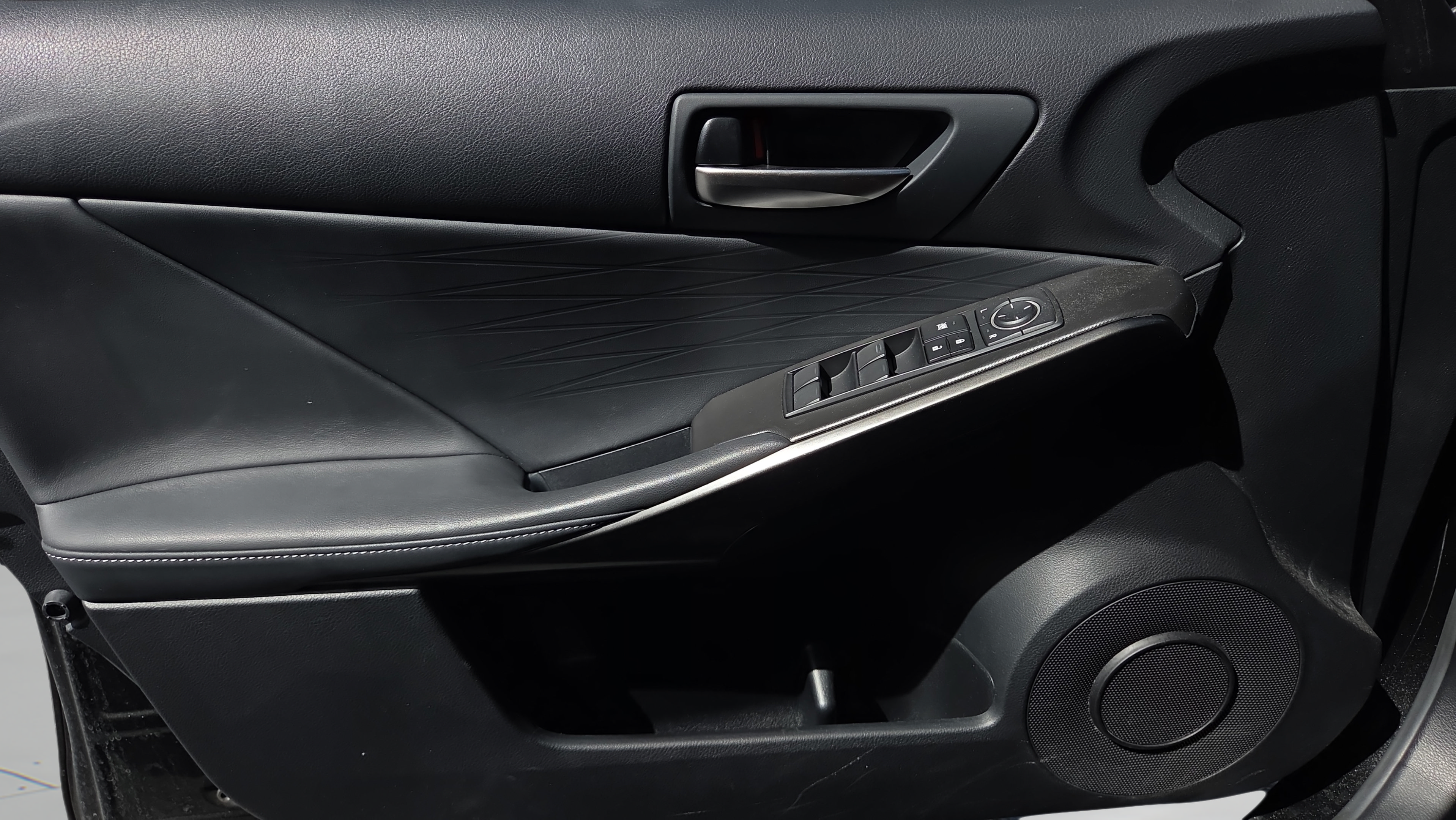 Used 2022 Lexus IS 350 F Sport RWD image 34