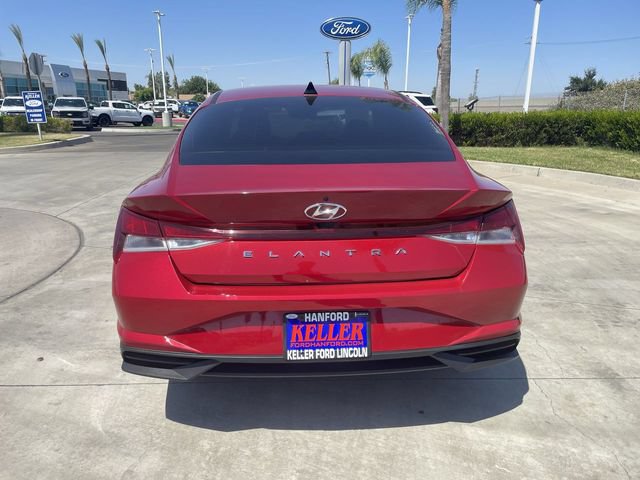 Used 2023 Hyundai Elantra SEL w/ Cargo Package FWD image 7