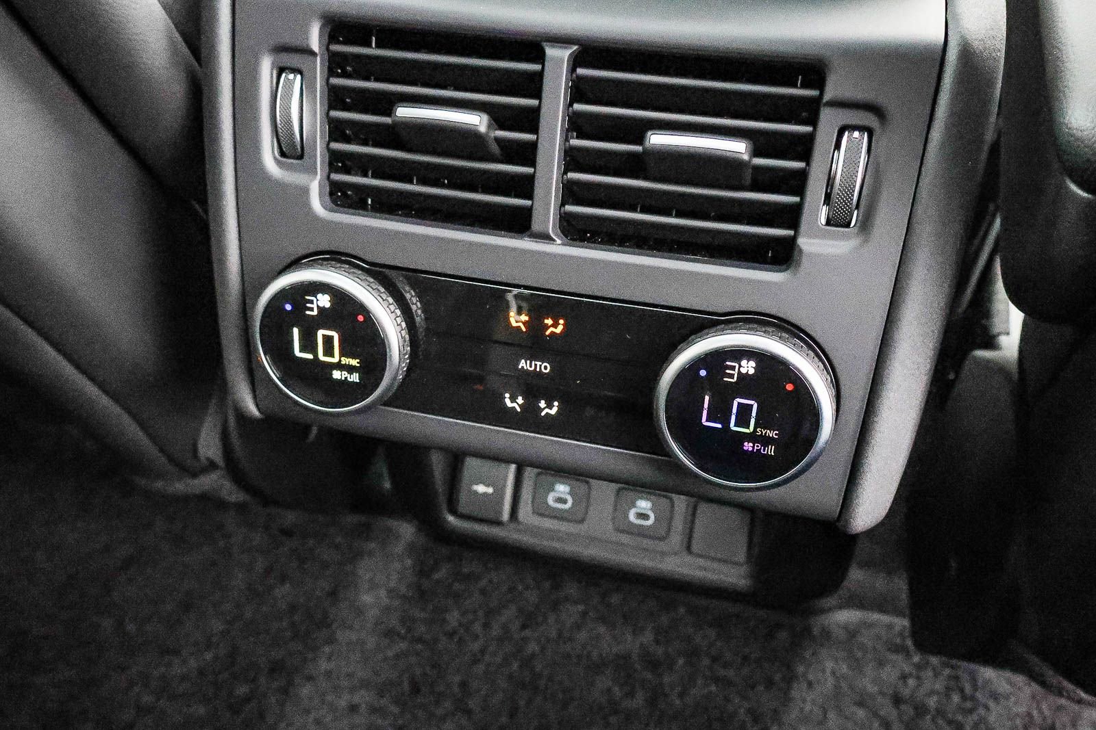 New 2026 Land Rover Discovery S image 22