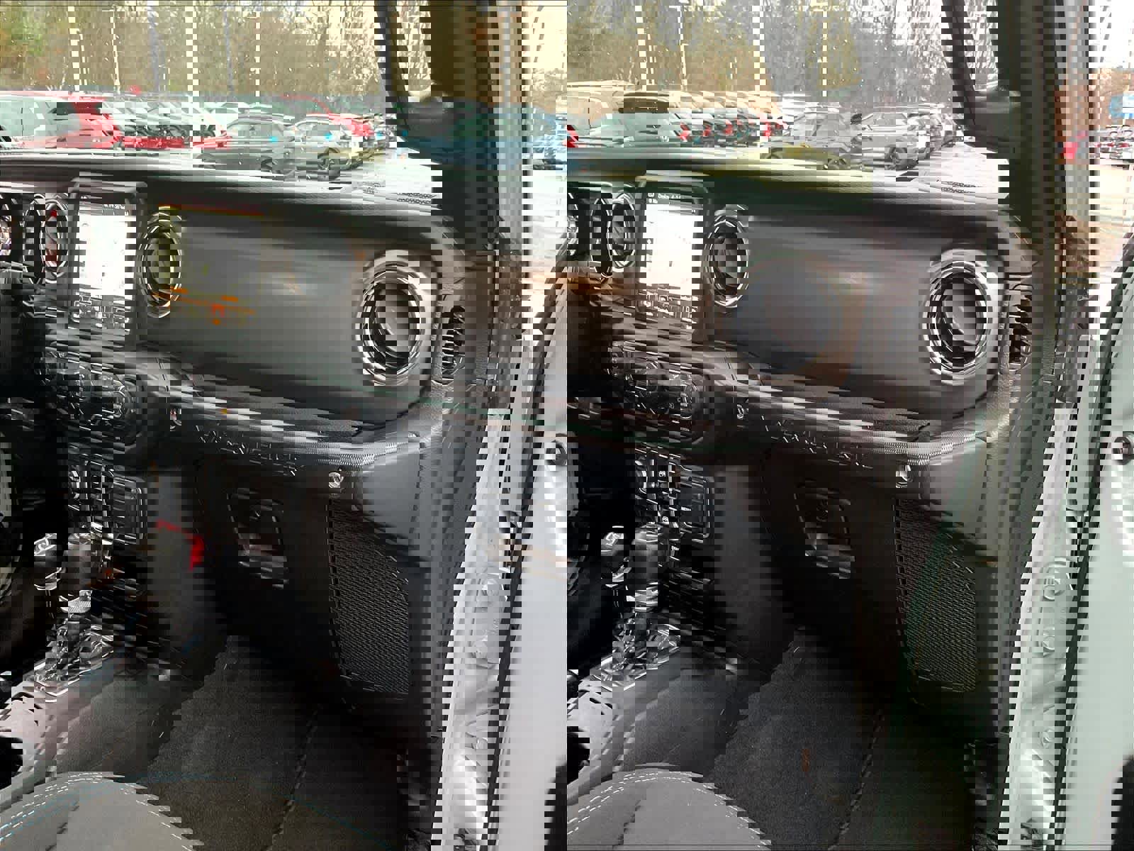 Used 2023 Jeep Wrangler Unlimited Rubicon 4xe image 13