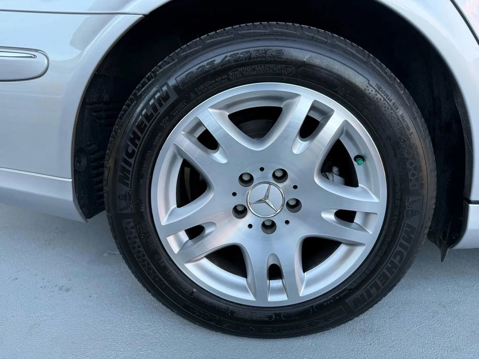 Used 2005 Mercedes-Benz E 320 Sedan image 12