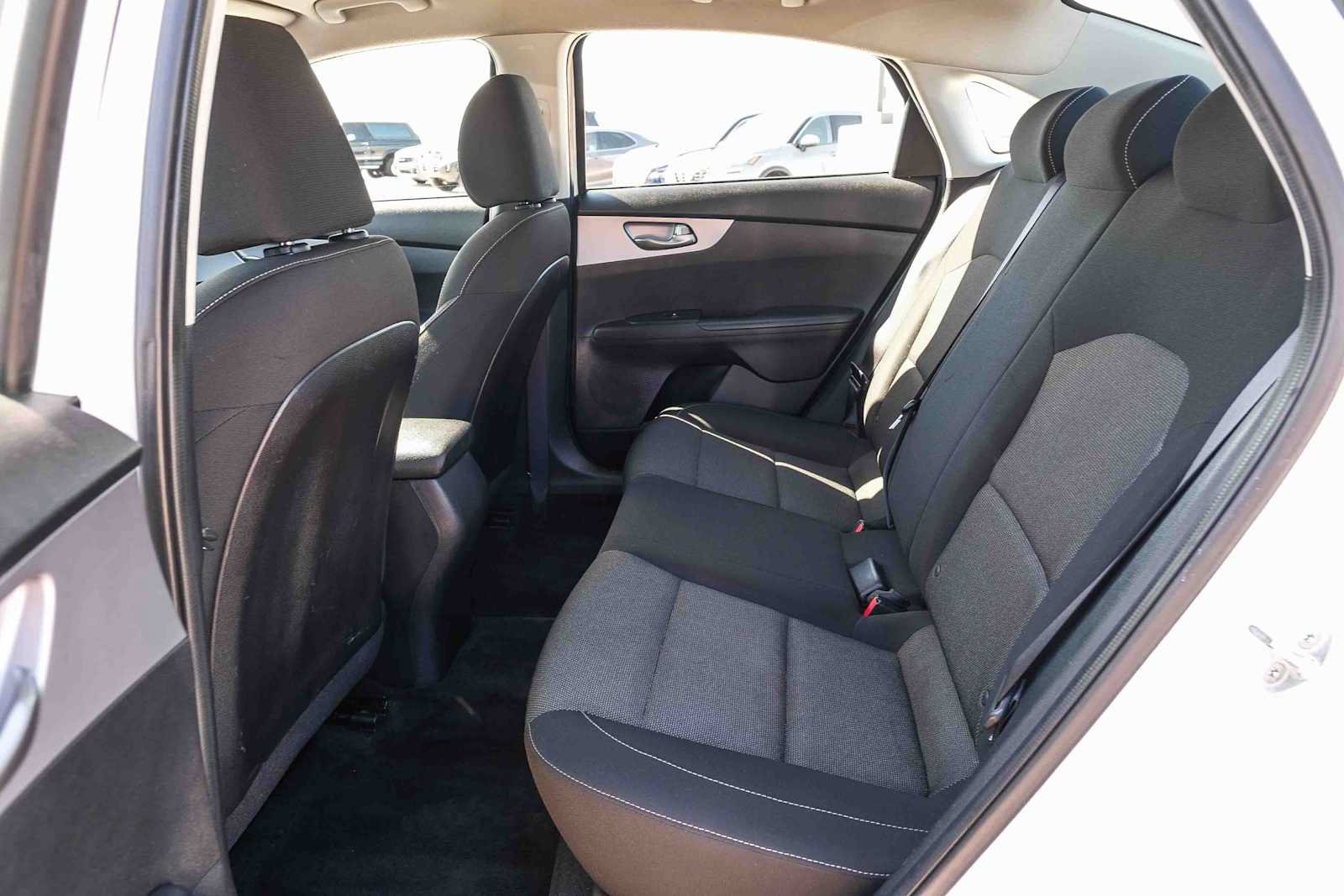 Used 2022 Kia Forte LXS FWD image 17